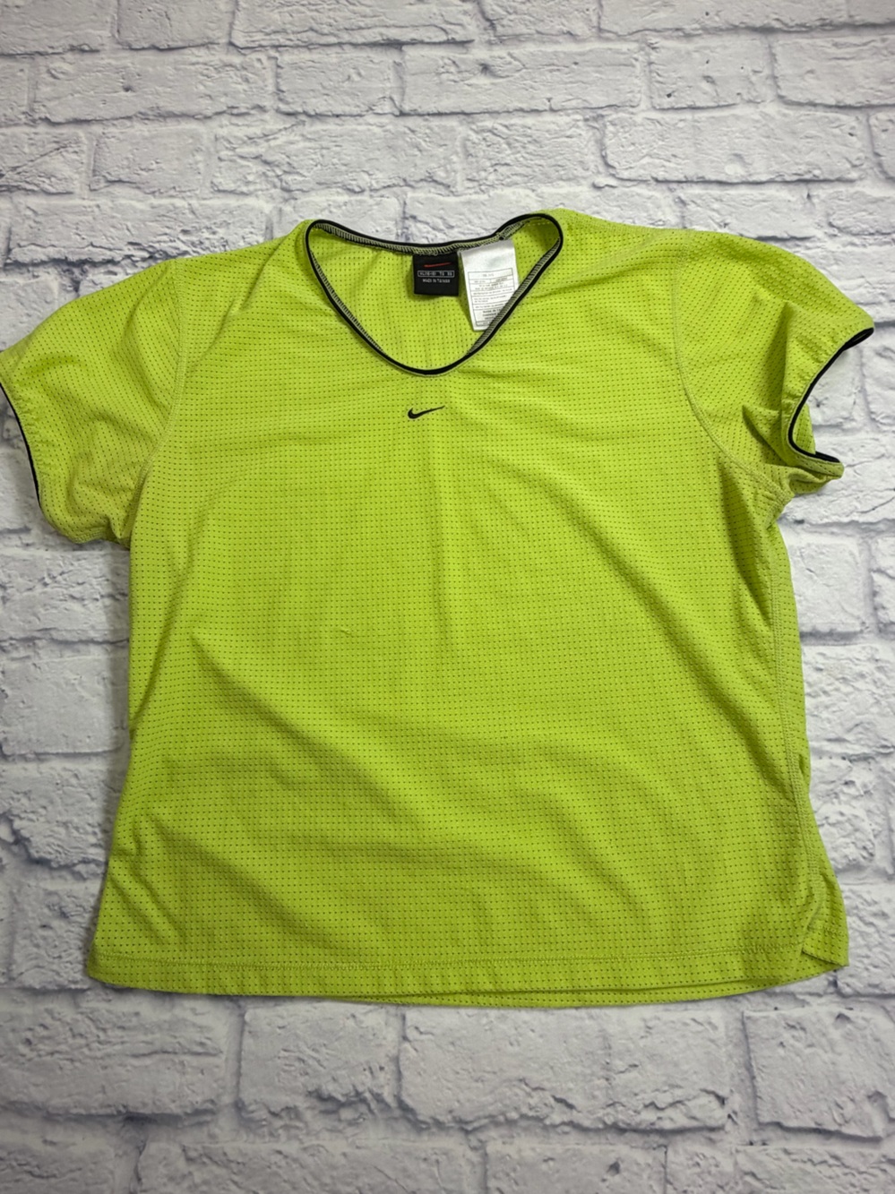 Nike Women’s Lime Green Short Sleeve Performance Tee. Size XL.